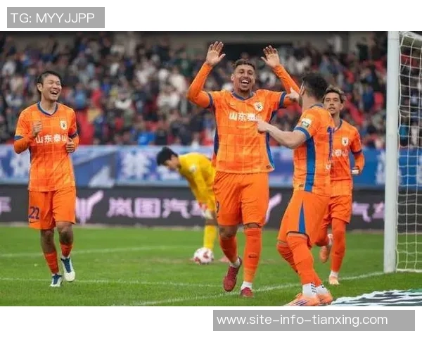 山东泰山足球俱乐部成为中超首支积分突破1500分的球队荣耀时刻 山东泰山足球俱乐部成为中超首支积分突破1500分的球队荣耀时刻